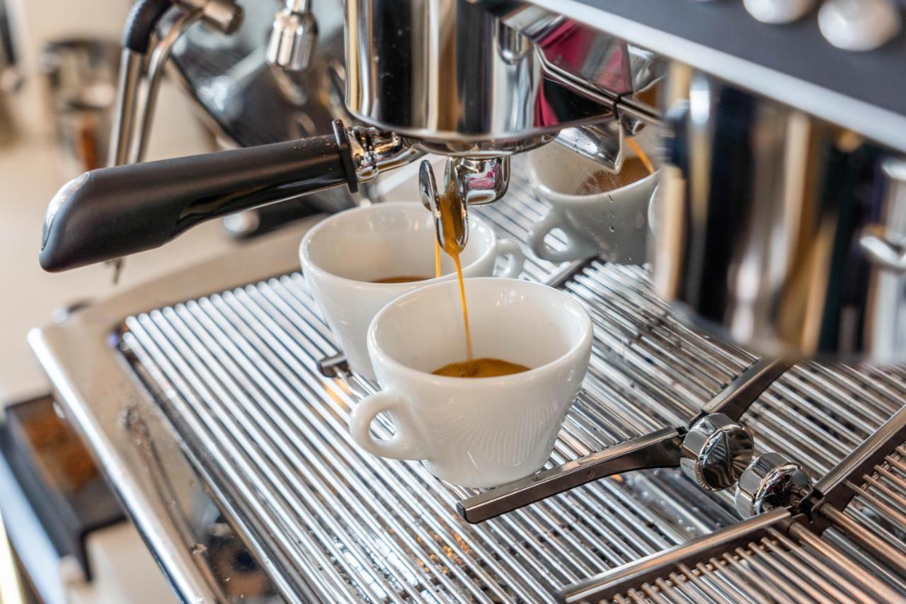 Bed & Brasserie Het Kosthuys Sint-Maartensdijk Ngoại thất bức ảnh